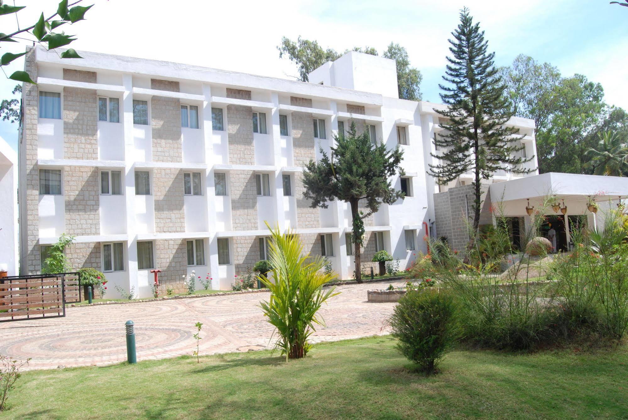 Hassan Ashok Hotel Exterior photo